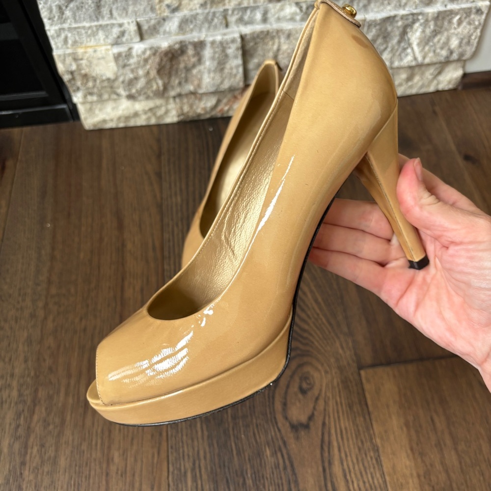Stuart Weitzman Nude Patent Leather High Heel Peep Toe Pumps Size 8.5M